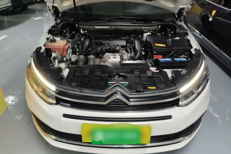Used Citroen C5 2017 350THP Automatic Luxury Model Engine Bay