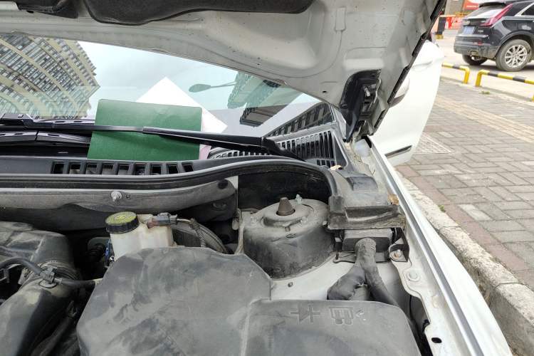Used Citroen C5 2017 350THP Automatic Comfort Model Engine Bay Left