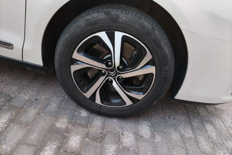 Used Citroen C5 2017 350THP Automatic Luxury Model Exterior 4