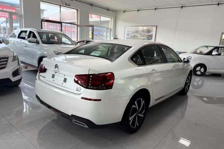 Used Citroen C5 2017 350THP Automatic Luxury Model Exterior 5