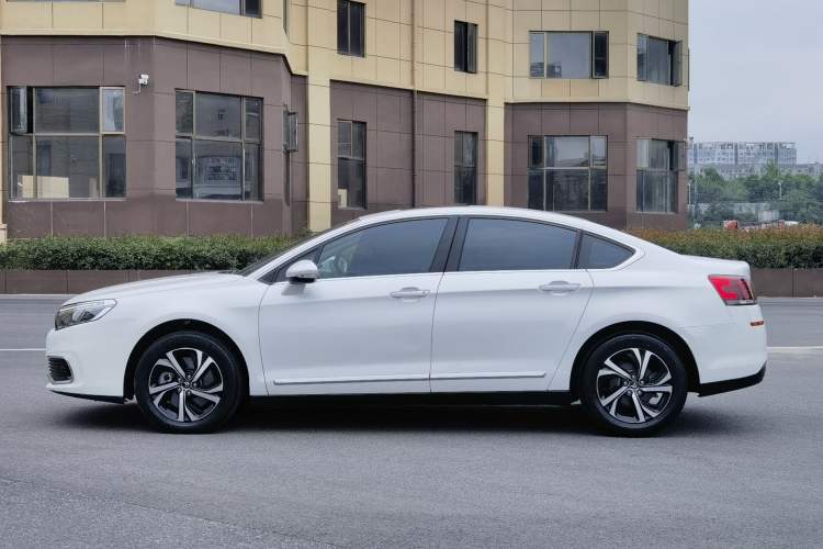 Used Citroen C5 2017 350THP Automatic Luxury Model Exterior 6