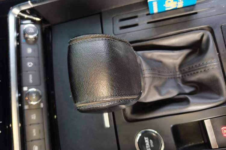 Used Citroen C5 2017 350THP Automatic Luxury Model Gear Lever