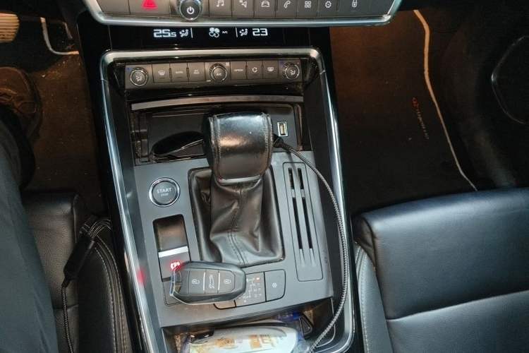 Used Citroen C5 2017 350THP Automatic Luxury Model Gear Lever