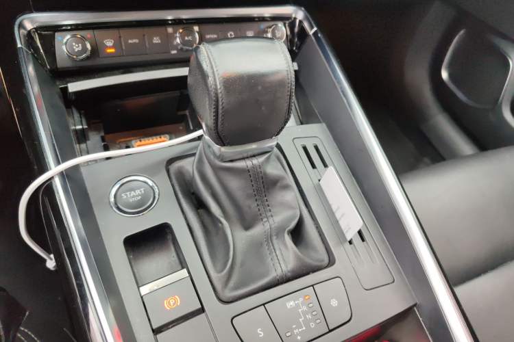 Used Citroen C5 2017 350THP Automatic Luxury Model Gear Lever