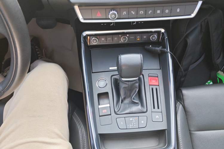 Used Citroen C5 2017 380THP Automatic Luxury Model Gear Lever