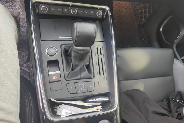 Used Citroen C5 2017 350THP Automatic Luxury Model Gear Lever