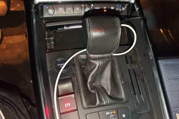 Used Citroen C5 2017 350THP Automatic Luxury Model Gear Lever
