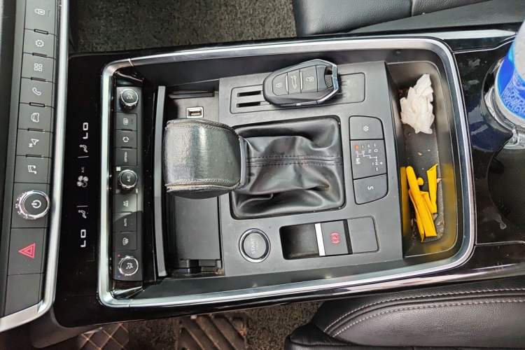 Used Citroen C5 2017 350THP Automatic Luxury Model Gear Lever