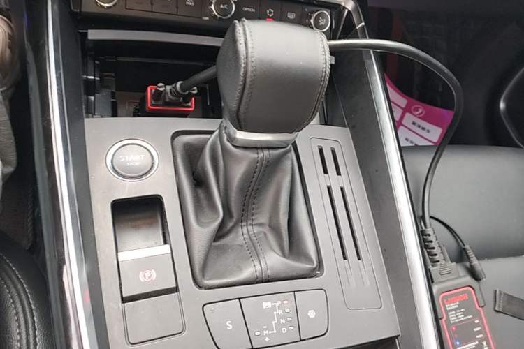 Used Citroen C5 2017 350THP Automatic Luxury Model Gear Lever