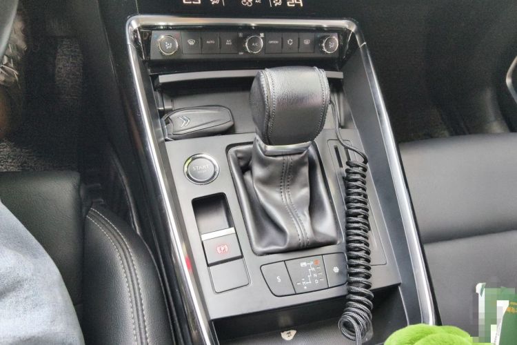 Used Citroen C5 2017 350THP Automatic Luxury Model Gear Lever