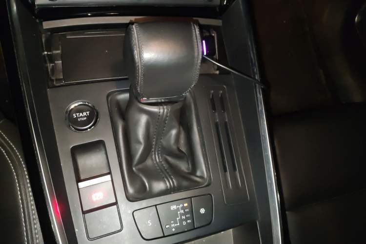 Used Citroen C5 2017 350THP Automatic Luxury Model Gear Lever