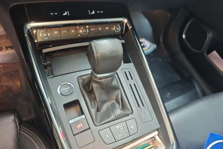 Used Citroen C5 2017 350THP Automatic Luxury Model Gear Lever