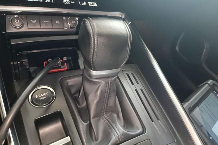 Used Citroen C5 2017 350THP Automatic Luxury Model Gear Lever