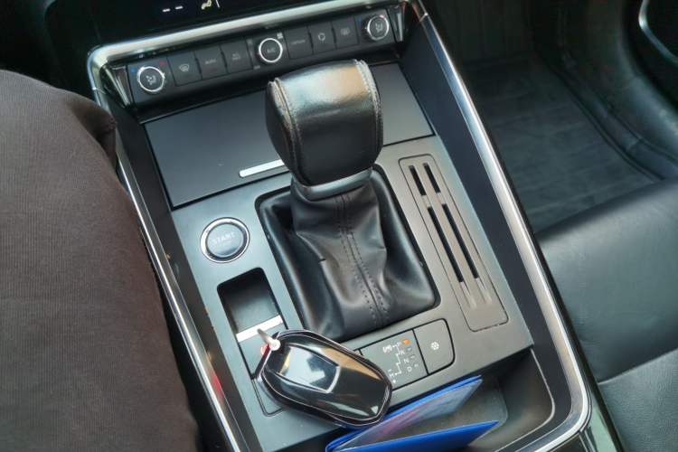 Used Citroen C5 2017 350THP Automatic Luxury Model Gear Lever