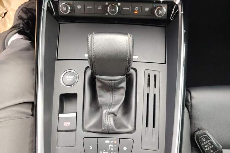 Used Citroen C5 2017 350THP Automatic Luxury Model Gear Lever