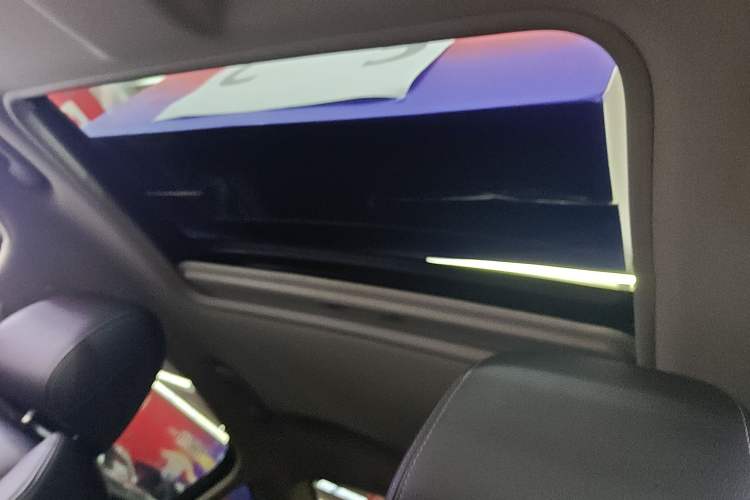 Used Citroen C5 2017 350THP Automatic Luxury Model Headliner