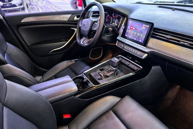 Used Citroen C5 2017 350THP Automatic Luxury Model Interior 1