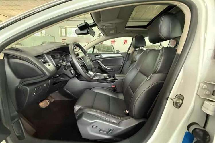 Used Citroen C5 2017 350THP Automatic Luxury Model Interior 2