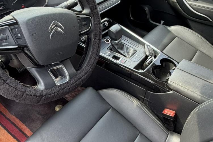 Used Citroen C5 2017 350THP Automatic Luxury Model Interior 3