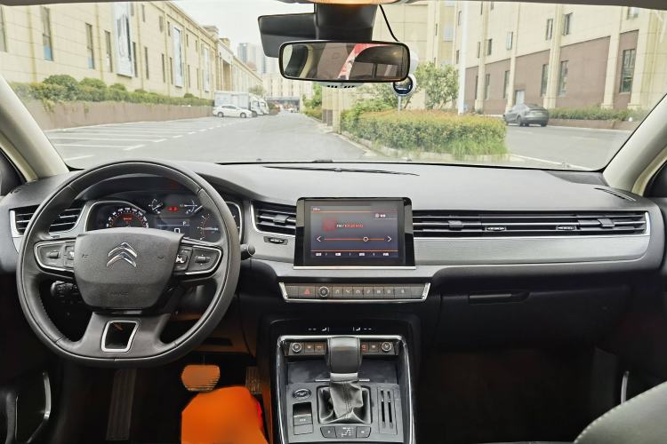 Used Citroen C5 2017 350THP Automatic Luxury Model Interior 4