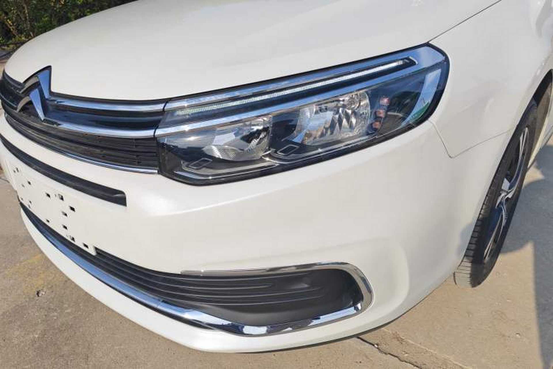 Used Citroen C5 2017 380THP Automatic Luxury Model Left Front Headlight