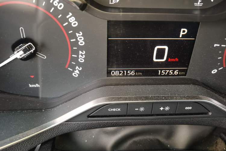 Used Citroen C5 2017 350THP Automatic Luxury Model Odometer Close Up