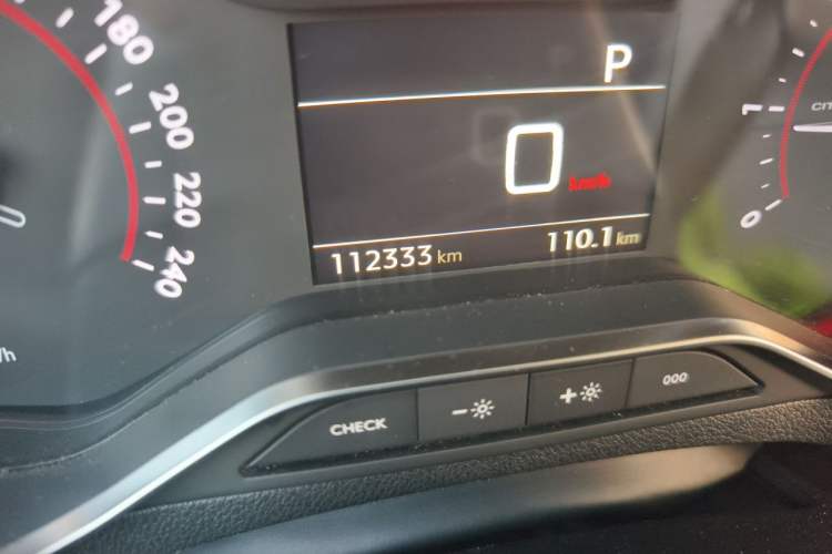Used Citroen C5 2017 350THP Automatic Comfort Model Odometer Close Up