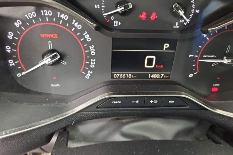 Used Citroen C5 2017 350THP Automatic Luxury Model Odometer Close Up