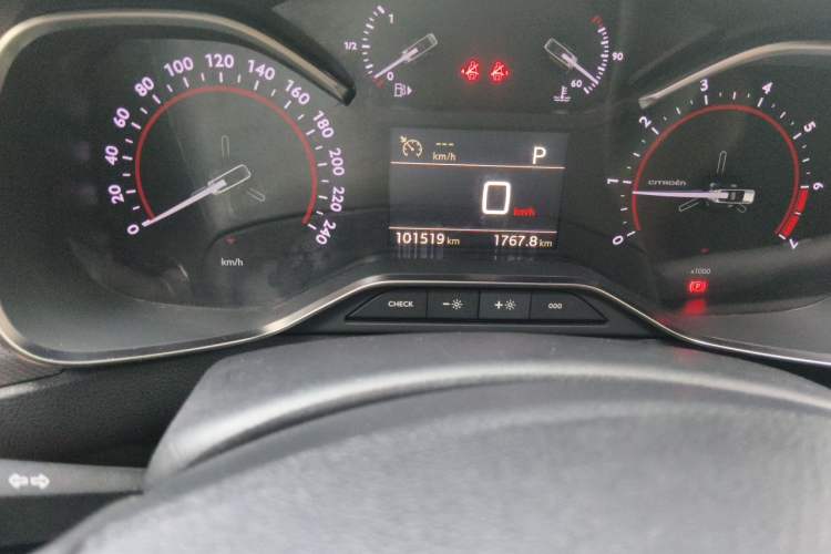Used Citroen C5 2017 350THP Automatic Luxury Model Odometer Close Up