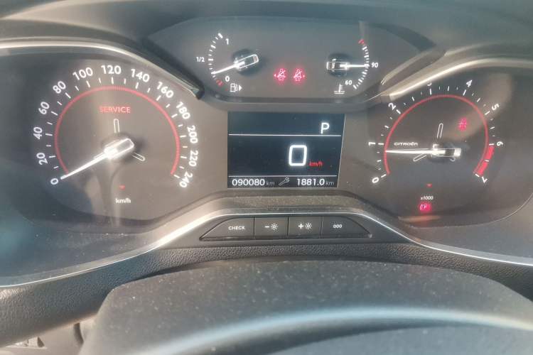 Used Citroen C5 2017 350THP Automatic Luxury Model Odometer Close Up
