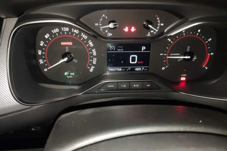 Used Citroen C5 2017 350THP Automatic Luxury Model Odometer Close Up
