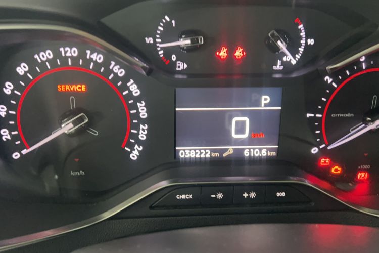 Used Citroen C5 2017 350THP Automatic Luxury Model Odometer Close Up