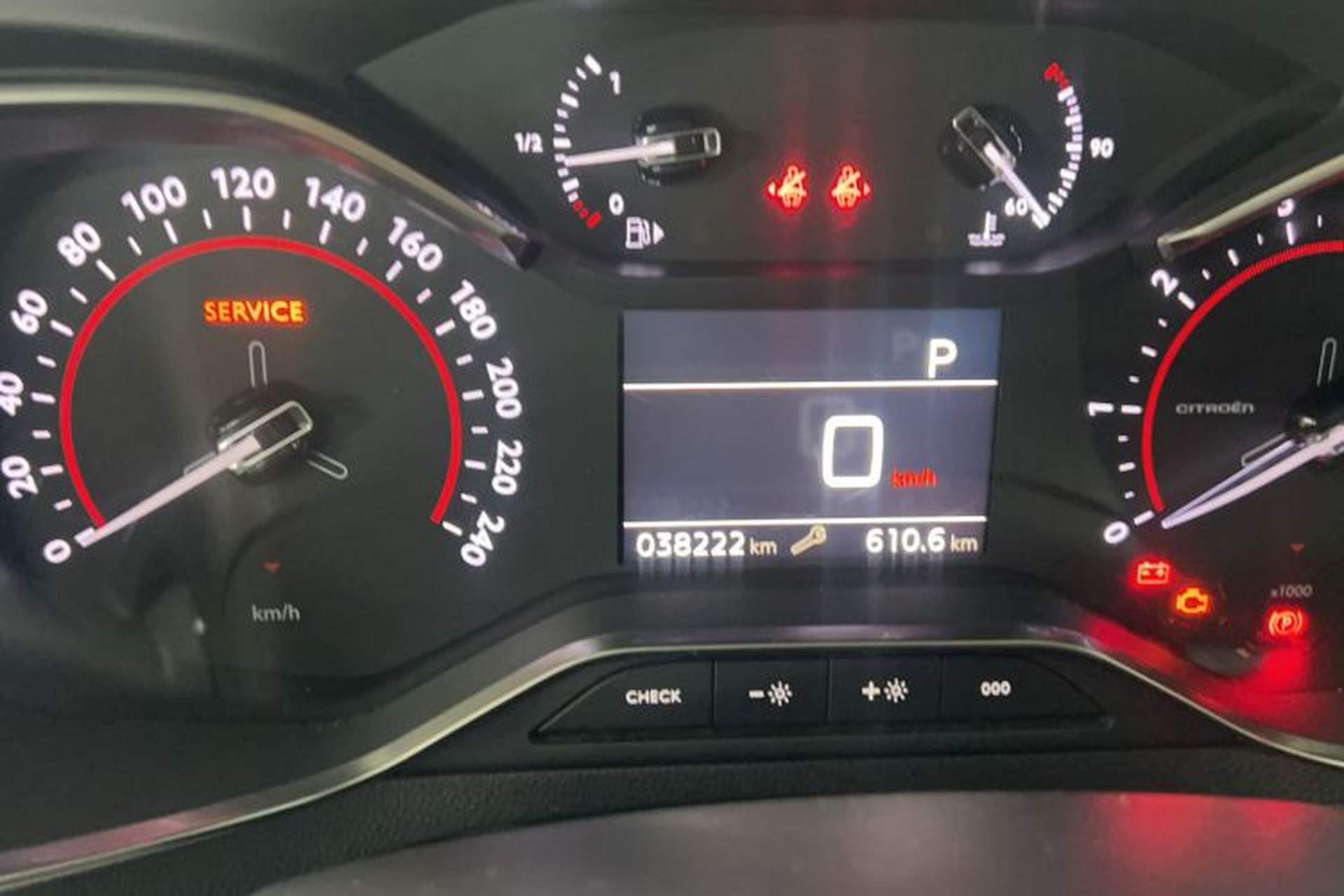 Used Citroen C5 2017 350THP Automatic Luxury Model Odometer Close Up