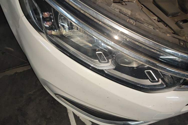 Used Citroen C5 2017 380THP Automatic Luxury Model Right Front Headlight