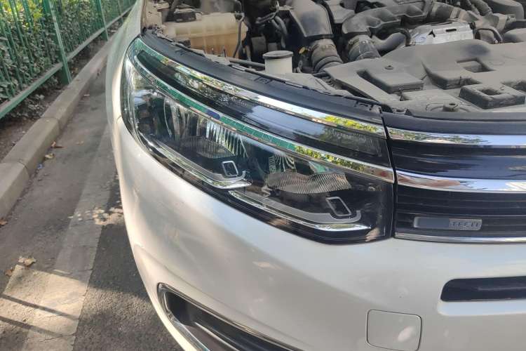 Used Citroen C5 2017 350THP Automatic Luxury Model Right Front Headlight