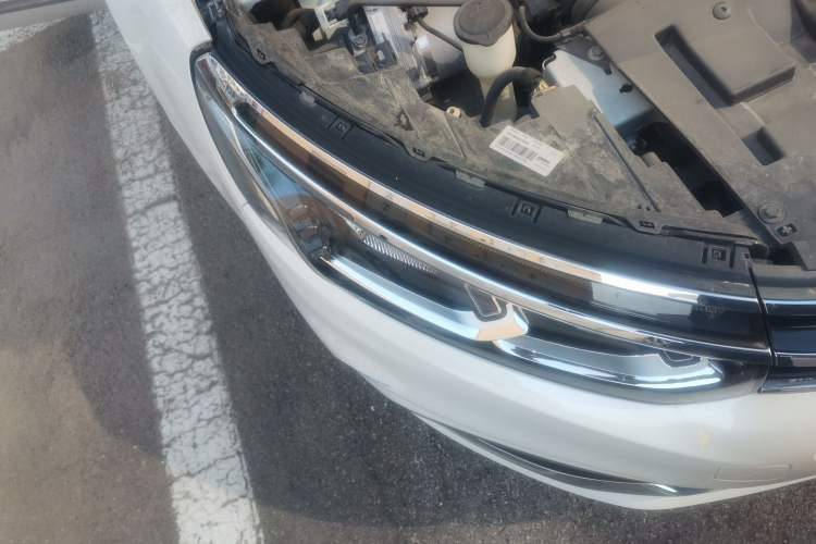 Used Citroen C5 2017 350THP Automatic Luxury Model Right Front Headlight