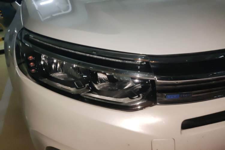 Used Citroen C5 2017 350THP Automatic Luxury Model Right Front Headlight