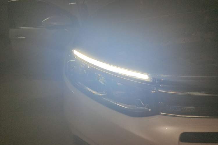 Used Citroen C5 2017 350THP Automatic Luxury Model Right Front Headlight