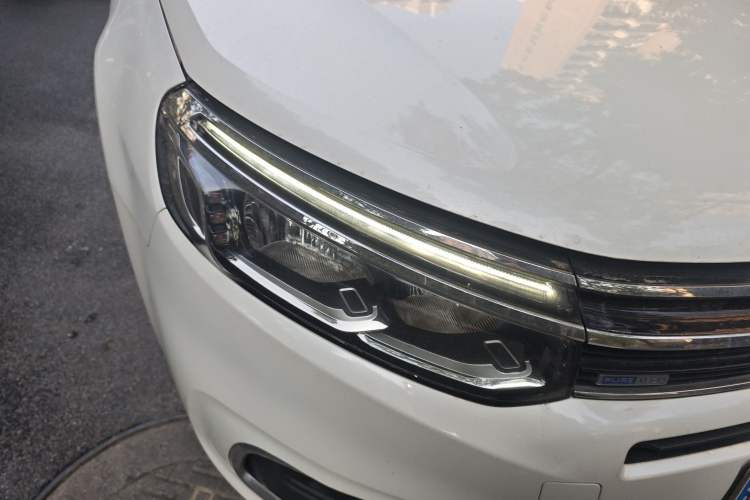 Used Citroen C5 2017 350THP Automatic Luxury Model Right Front Headlight