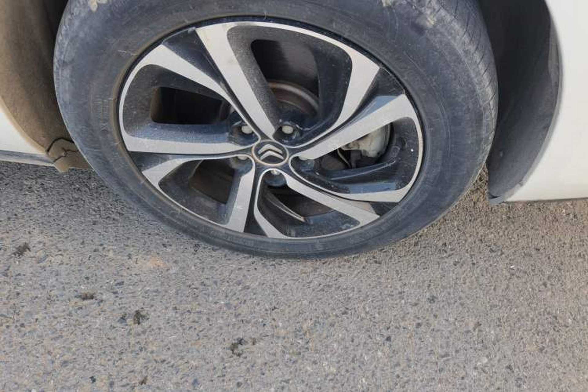 Used Citroen C5 2017 350THP Automatic Luxury Model Right Front Wheel Hub