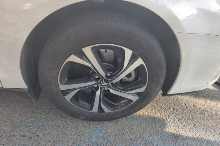 Used Citroen C5 2017 350THP Automatic Comfort Model Right Front Wheel Hub