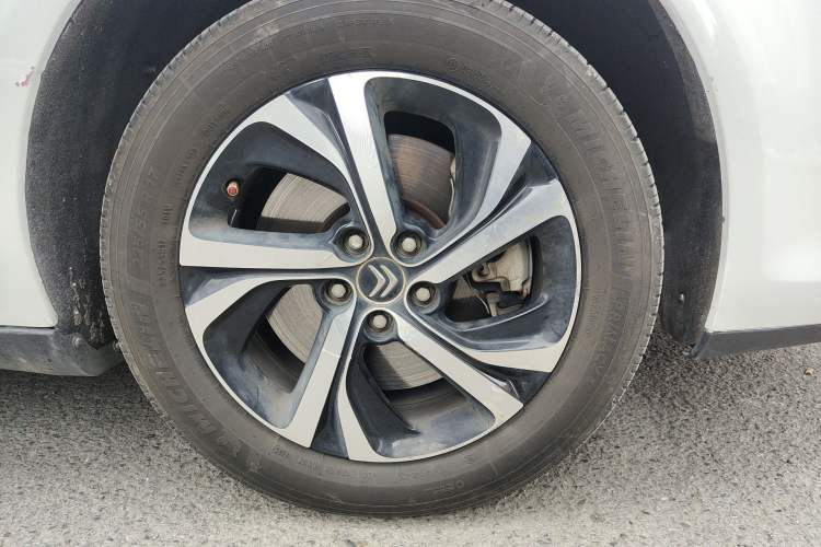 Used Citroen C5 2017 350THP Automatic Comfort Model Right Front Wheel Hub