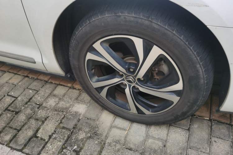 Used Citroen C5 2017 380THP Automatic Prestige Edition Right Front Wheel Hub