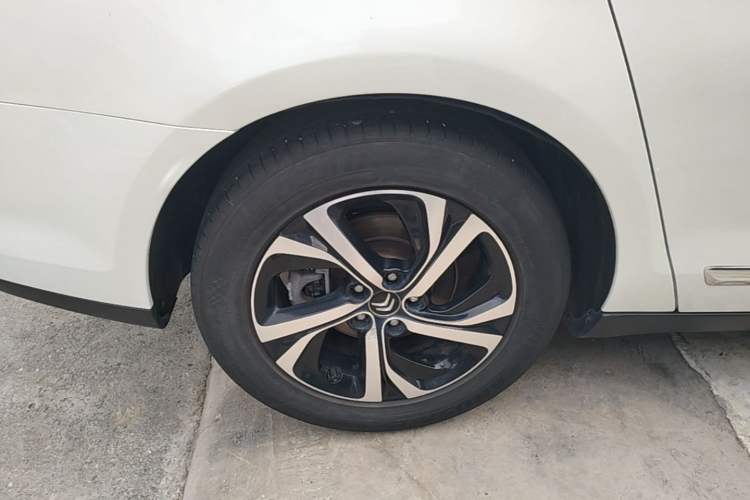 Used Citroen C5 2017 350THP Automatic Luxury Model Right Rear Wheel Hub