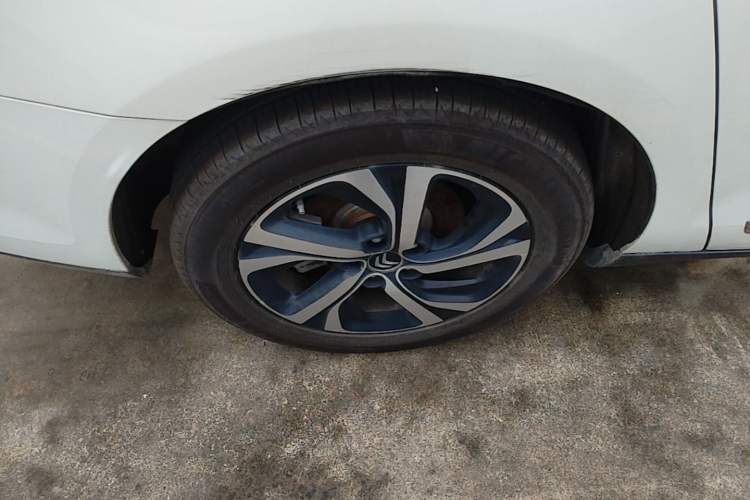 Used Citroen C5 2017 350THP Automatic Luxury Model Right Rear Wheel Hub