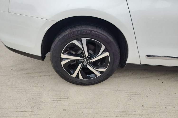 Used Citroen C5 2017 350THP Automatic Luxury Model Right Rear Wheel Hub