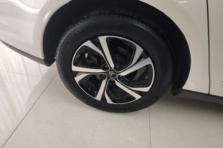 Used Citroen C5 2017 350THP Automatic Luxury Model Right Rear Wheel Hub