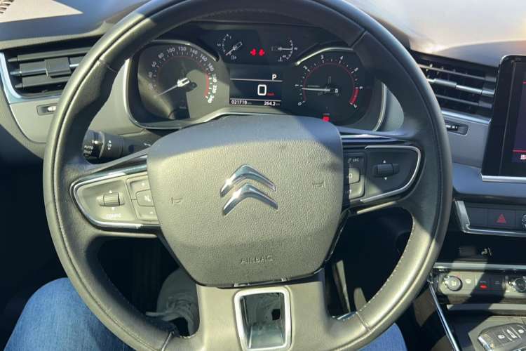 Used Citroen C5 2017 350THP Automatic Luxury Model Steering Wheel