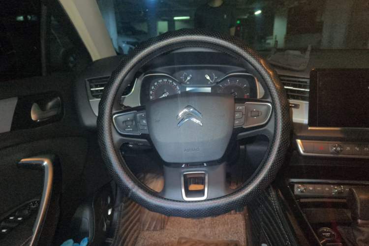 Used Citroen C5 2017 350THP Automatic Luxury Model Steering Wheel
