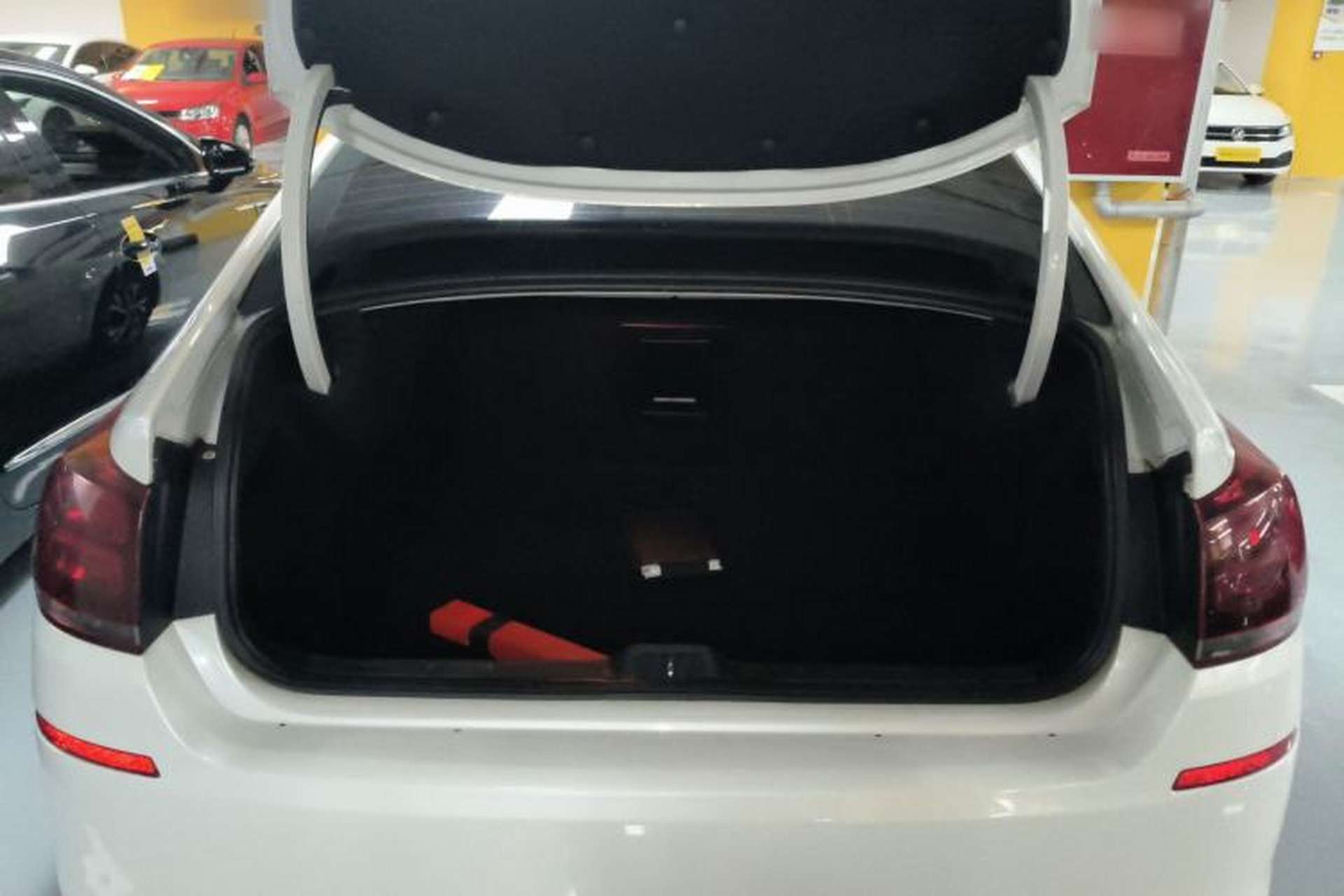 Used Citroen C5 2017 350THP Automatic Luxury Model Trunk